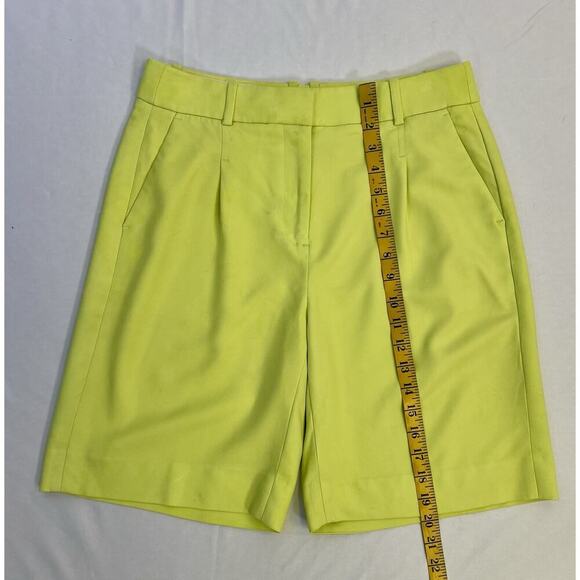 J. Crew Women's Pleated Crepe Chino Dress Shorts Green size 6 Preppy Coastal - Picture 10 of 14